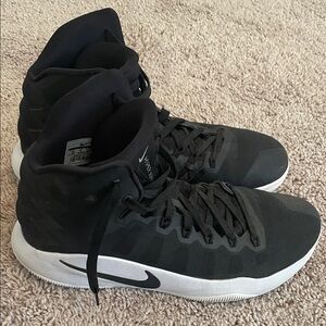 Nike Men's Black and White Athletic Shoes